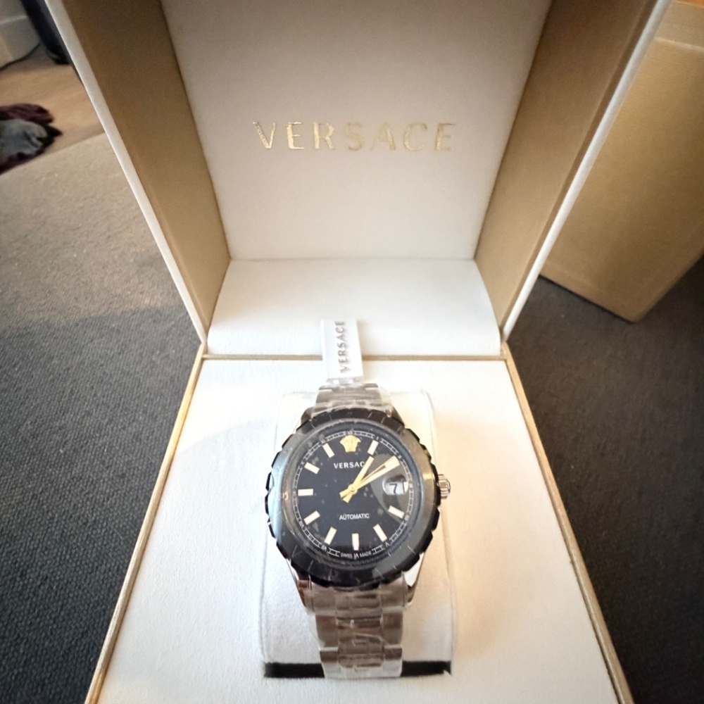 Versace Watch - Picture 2 of 2